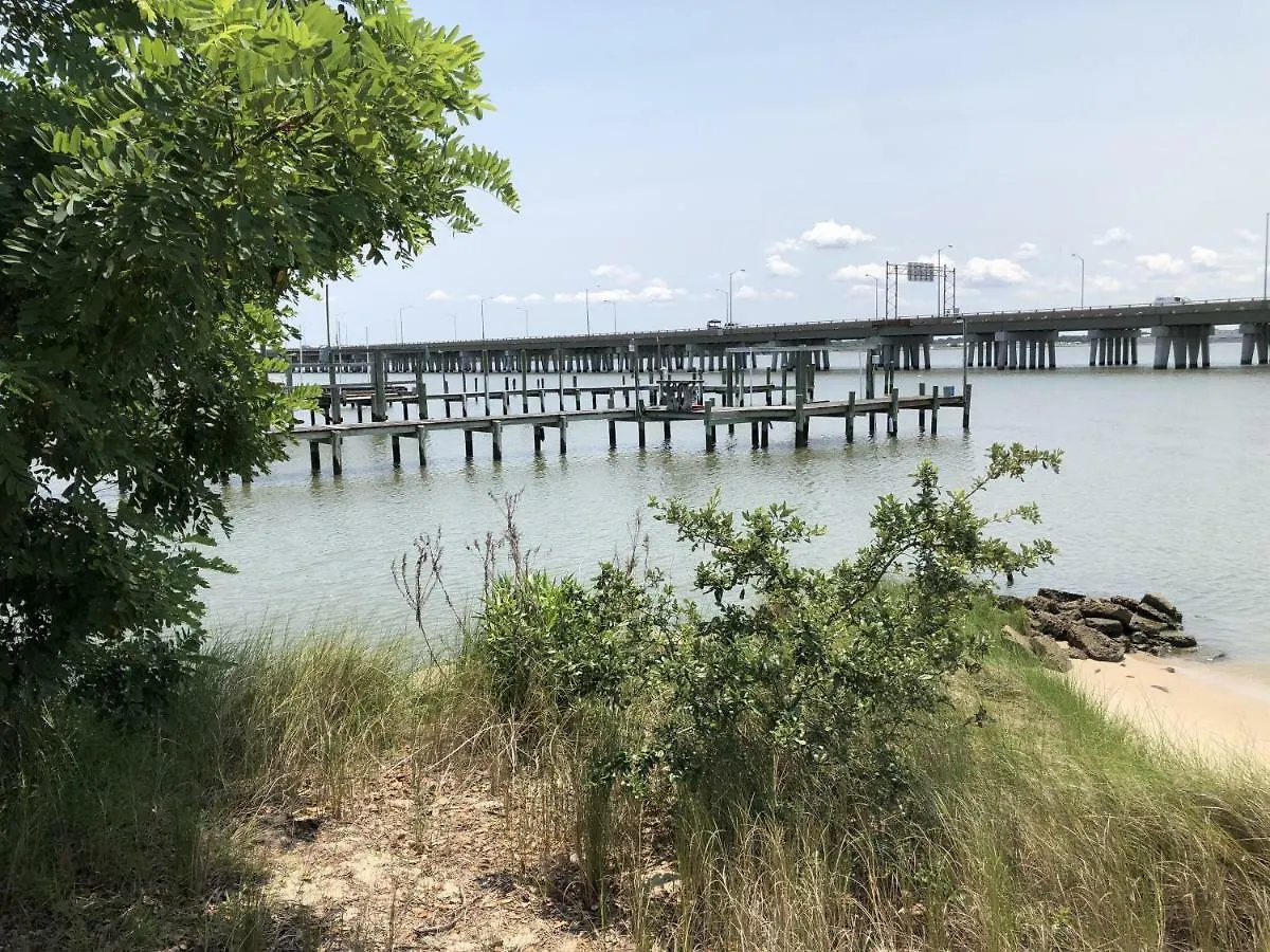 Harbor Delight On The Bay - Private Sandy Beach! Home Norfolk Holiday home
