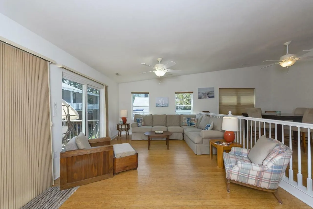Harbor Delight On The Bay - Private Sandy Beach! Home Norfolk