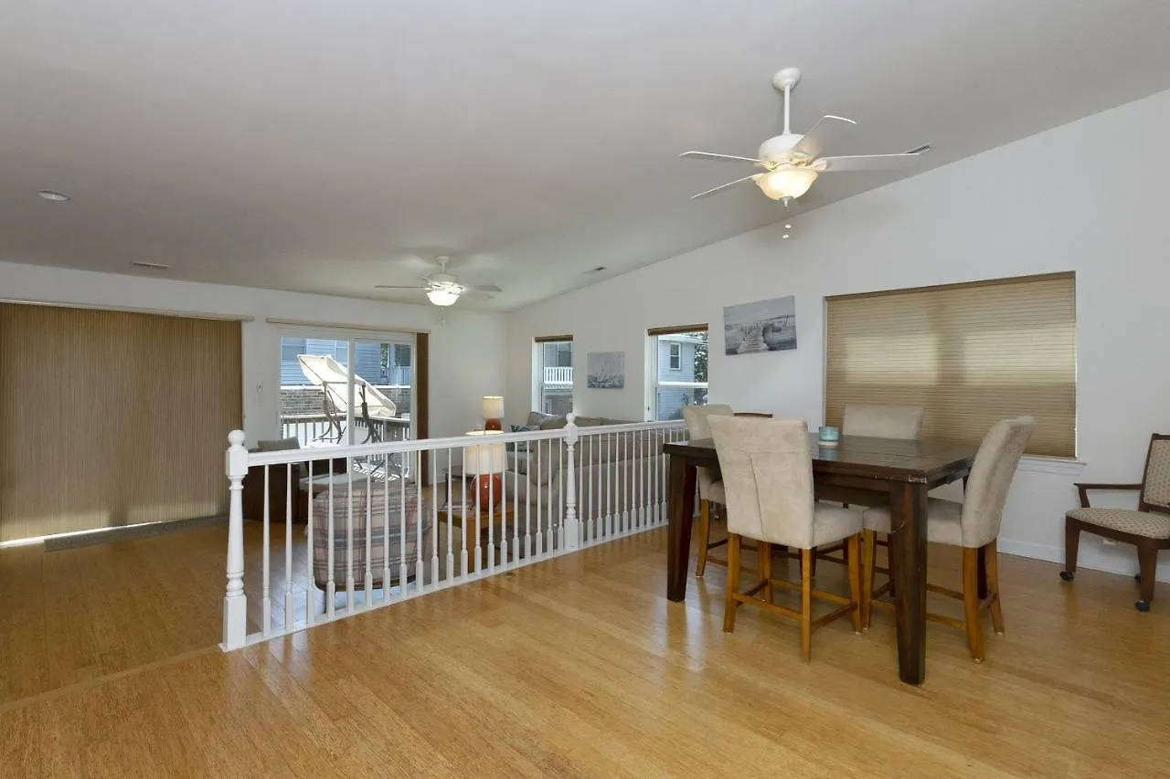 Harbor Delight On The Bay - Private Sandy Beach! Home Norfolk