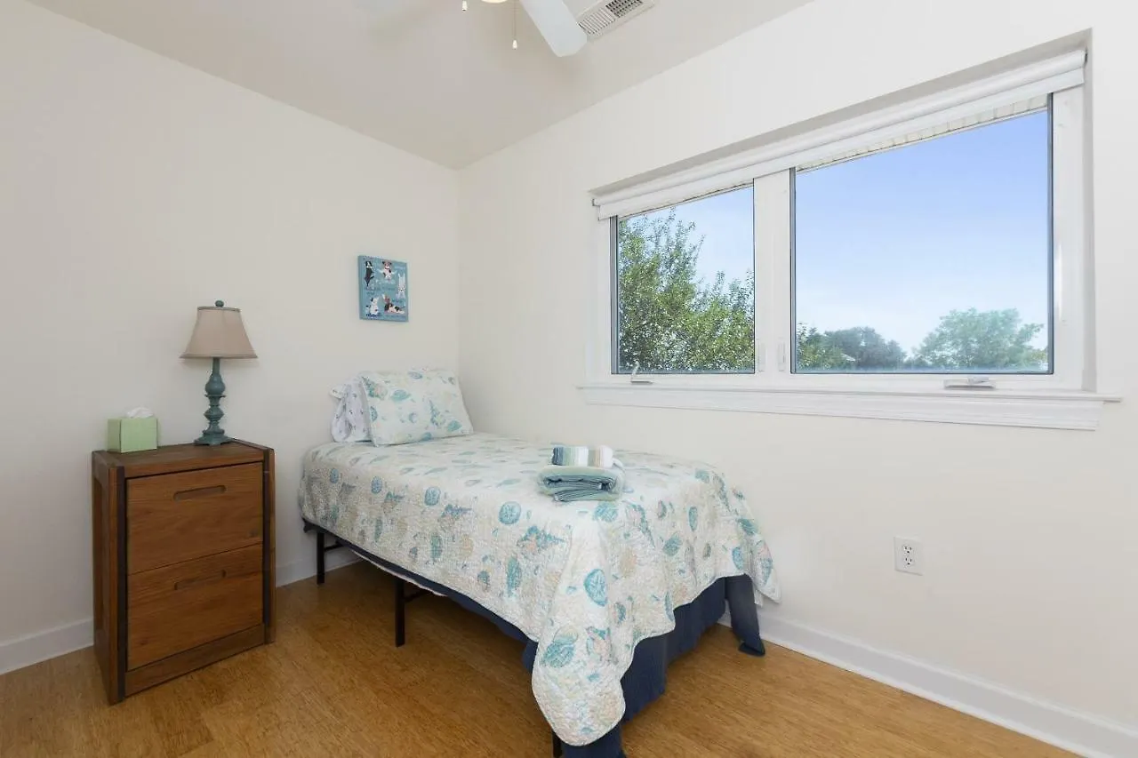 Holiday home Harbor Delight On The Bay - Private Sandy Beach! Home Norfolk