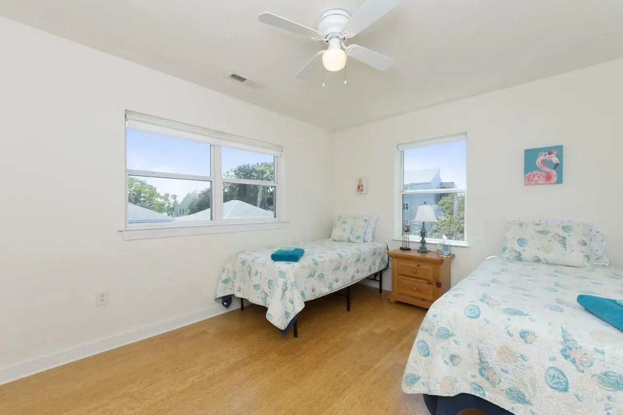 Holiday home Harbor Delight On The Bay - Private Sandy Beach! Home Norfolk